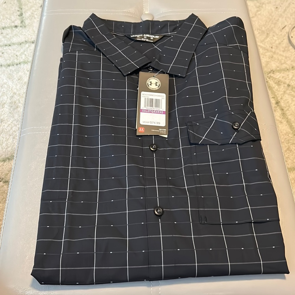 COPY - Mens UA short sleeve shirt nwt